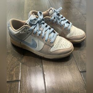 Nike Women's Athletic Shoes in Blue and Tan